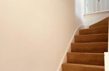 Cheerful 2-bed townhouse in Wakefield with parking - Foto 14