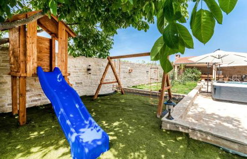 7 Bedroom Awesome Home In Polaca - Foto 20