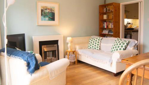 Beautiful & Peaceful Garden Retreat at 'The Lower Deck' - Foto 2