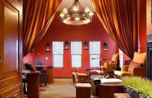 Beautiful Studio Apt in a great resort setting with fountains, courtyards, and pool with bar - Foto 46