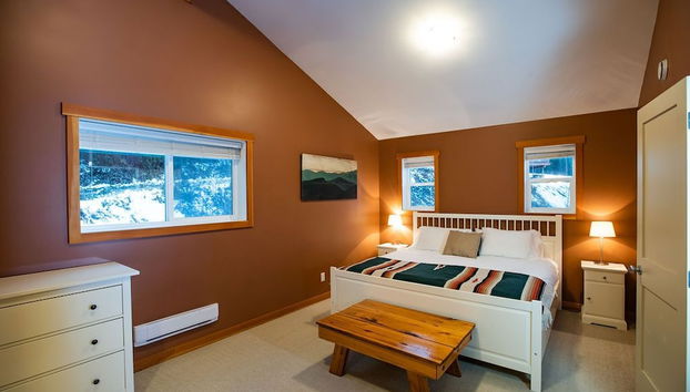 Stoke Cabin by Revelstoke Vacations - Foto 4, Habitación
