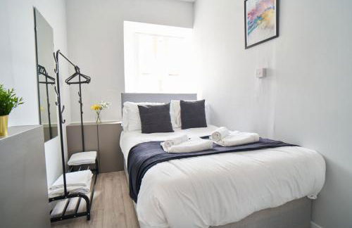 1 BDR Apt By Caledonia Luxe Stays Short Lets & Serviced Accommodation Lanark - Photo 8