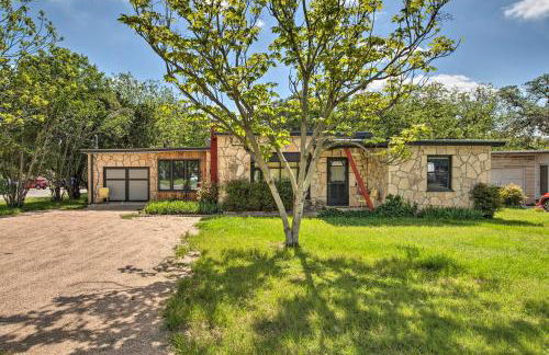 Retro Updated Blanco Abode - Steps to Main Street! - Foto 24