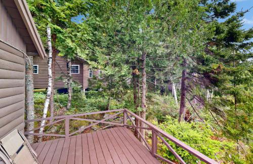 Breathtaking Views! Cozy Log Cabin in Northport - Foto 14