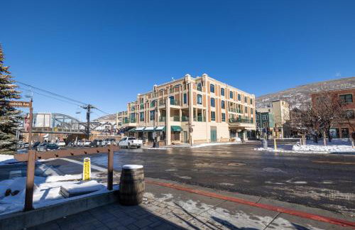 Ski in Ski out Main Street Balcony Hot Tub - Photo 54