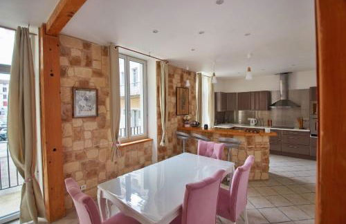 Maison LAMARTINE - Plein Centre-Ville Avec Garage & Jeux - Foto 6