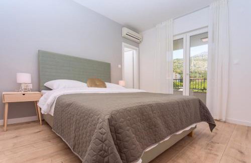 VILLA ALMIC with heated pool, 5 bedrooms, Gaming room, a multi-use playground court - Photo 27