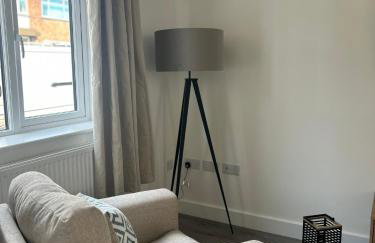 Stylish Barwell Home C with Free Parking - Sleeps 4 - Foto 8