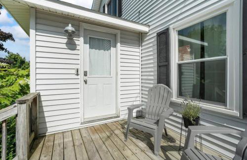 Walk to the Beach! - Free Parking - Fire Pit - Photo 6