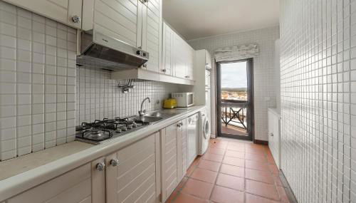 Sunset Bay São Martinho do Porto - Foto 5, stove, dishwasher, toaster