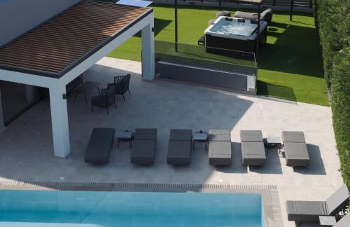 Monti Luxury Villa, with Heated Pool & Hot Tub - Foto 10