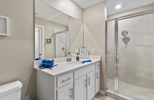 Third-Floor National Golf Course Condo 3BR 2BA, Full Amenities & Ave Maria Access - Photo 12