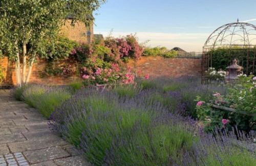 The Old Cattle Barn - Photo 28