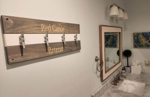 Lakefront Hot Tub Canoes Game Room Wood FP - Foto 37