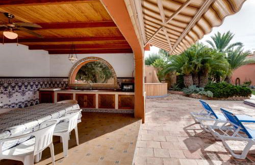 Charming Villa in Torrevieja with Private Pool - Foto 5
