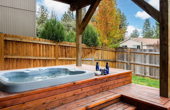 Old Mill Getaway by Avantstay Private Backyard w Hot Tub - Foto 2