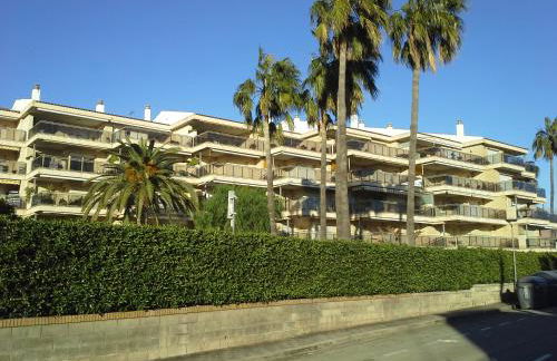 50 m de la plage! Proche du centre ville! Piscine! Vue sur mer et montagnes! Wifi! 2 vélos à disposition! - Photo 12