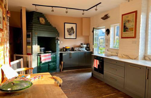 Eclectic Barn - Pergola & Dog-Friendly Garden - Photo 31