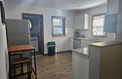 Spacious Duplex by Fairgrounds & Downtown with Fire Pit - Foto 26