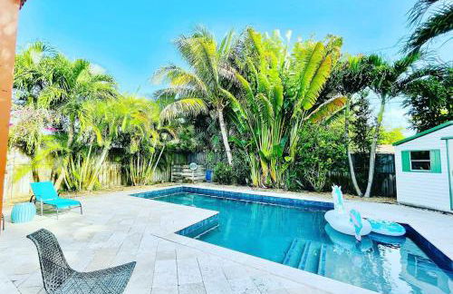 Fun Family-Friendly Poolside Escape Near Beach - Foto 33