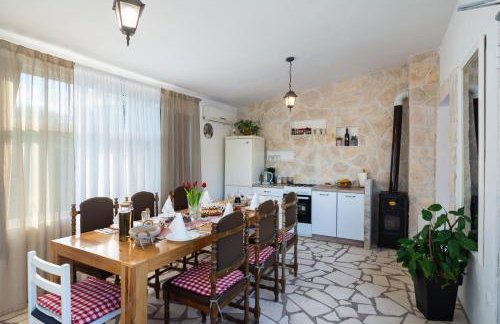 Three-Bedroom Holiday Home in Dabar - Foto 11