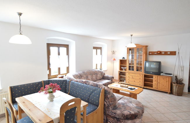 Holiday Home in Morscheid-riedenburg With Balcony - Photo 12