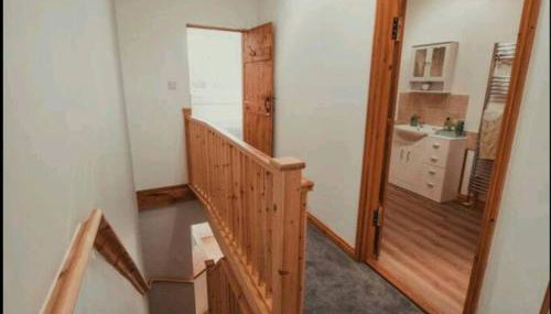 Charming 2 Bedroom Cottage mid town on quiet road, sleeps 4 - Foto 2