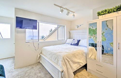 Unique Port Ludlow Home with 3 Decks and Hot Tub! - Foto 24