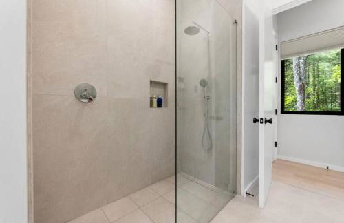 Modern Family Retreat in the Catskills Wilderness - Foto 4