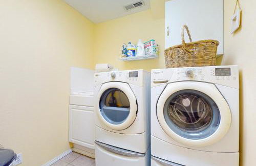 Airstrip Access! Dog-Friendly Rhome Retreat - Photo 20