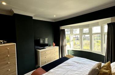 Newly Renovated 2-Bed Home - Foto 10