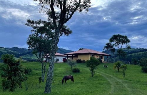 Casa poesia vista maravilhosa em Gonçalves-MG - Foto 35