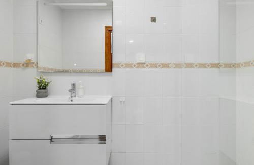 Private & charming self-contained apartment on beautiful Villa - Photo 10