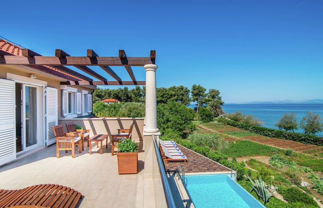 Beautiful Villa on the Island of Brac With Infinity Pool, Beach at 30 Meters - Foto 14