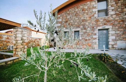 Semi-detached house with private pool - Photo 20