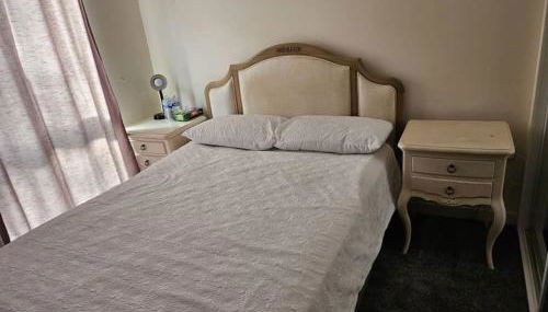 Spacious and Modern Two Bedroom Two Bathroom Flat with Secure Parking - Foto 3