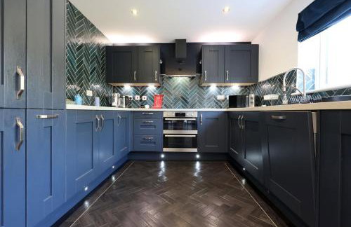 Contractor 4 Bed 2 BA 5 mins to Airport & Barry With Parking - Foto 23