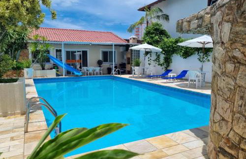 Casa Premium Piscina Privativa Gigante com Escorregador Próxima à Praia - Foto 1