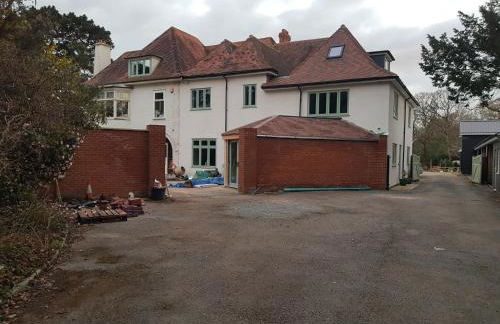 The New Forest Manor Apartment - Photo 3