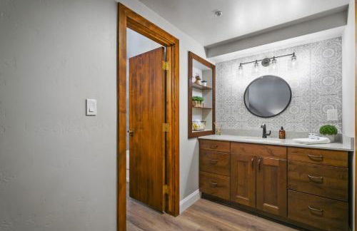 #1Condo Glacier Resort Pool Golf HotTub Sauna Gym - Foto 25