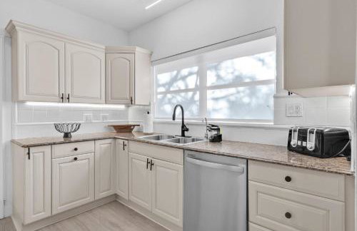 Renovated Villa with Heated Pool & Arcade, 5 Min to Pompano Beach - Foto 19