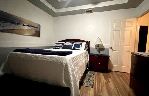 Rest, Relax & enjoy the entire cozy vacational home! - Photo 11