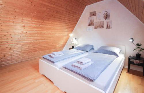 ALFA Stuttgart 3Zi-Maisonette 6 Personen Zuffenhausen nahe Porsche & Bosch l WIFI & SmartTV I 3BR 4 Beds I Kitchen I Bathroom & WC - Foto 15