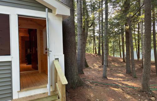 Luxury Forest Lake House - Privacy, Nature, Conveniences - New 2 bedroom - Foto 15