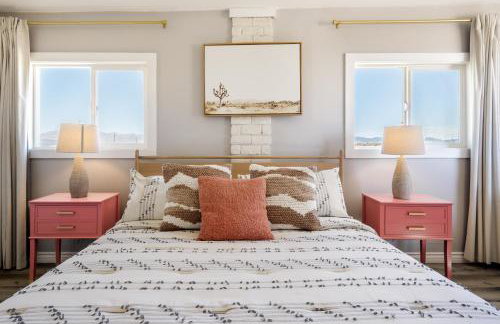 Mid-Century Magic with Mountain Views - Photo 21