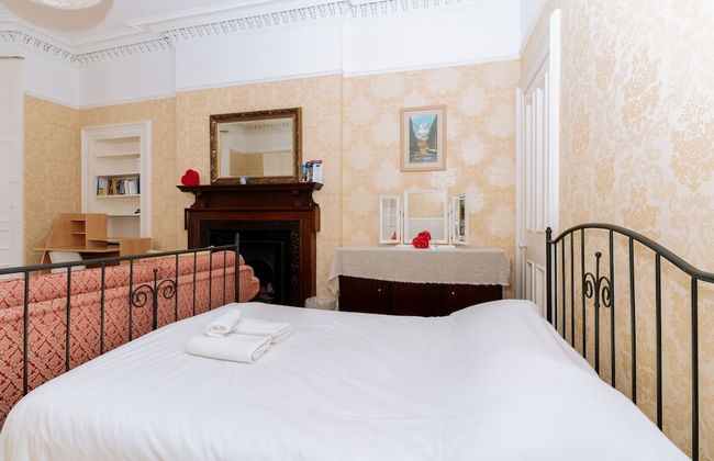 Spacious 4 Bedroom Apartment Near The Meadows/old Town - Foto 13