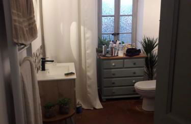 Maison Rose - Maison de village avec jardin privé, centre Capestang - Foto 6