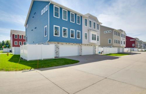 Near TBK Bank Sports Complex Quad Cities Townhome - Foto 26