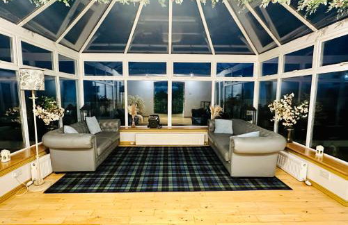 Alton Villa, Sleeps 12, Great for Families, Undercover Hotub & Games Room - Foto 11