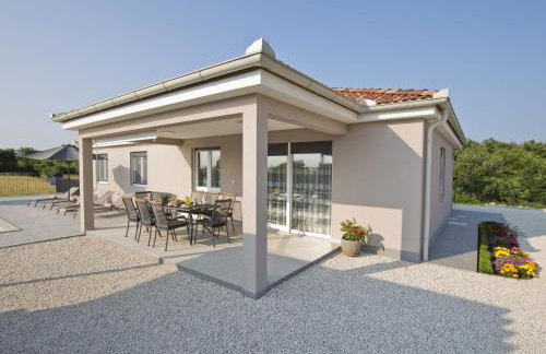 Villa in Kanfanar With Swimming Pool - Foto 12